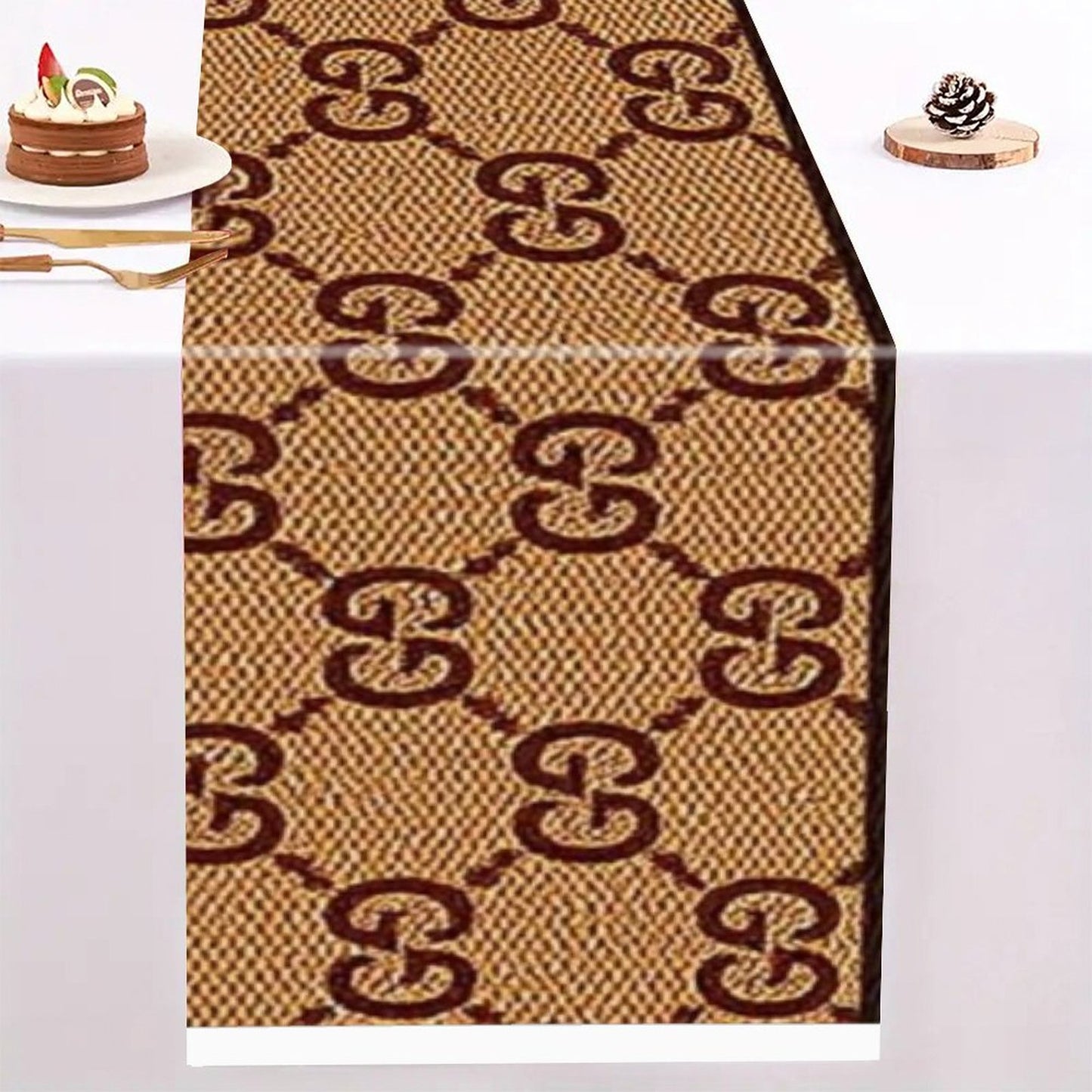 Giore by Cart Christmas Table Runner