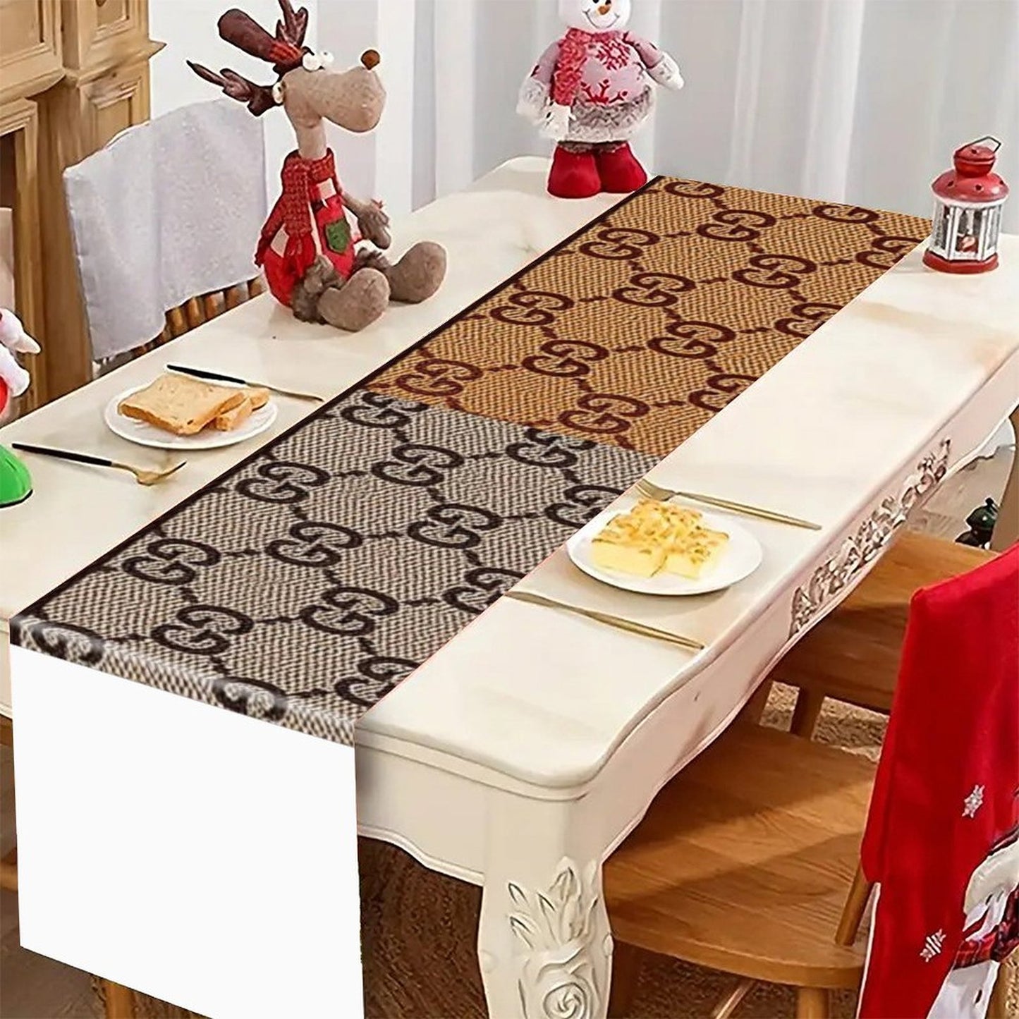 Giore by Cart Christmas Table Runner